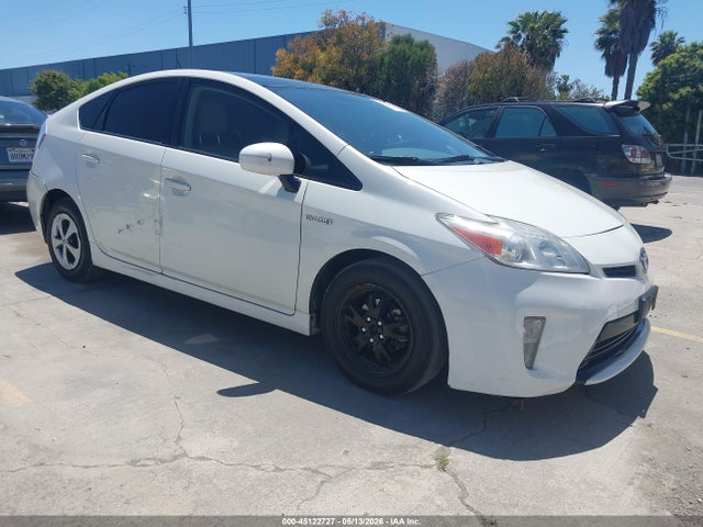 Salvage Toyota Prius Image