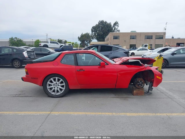 Porsche 944
