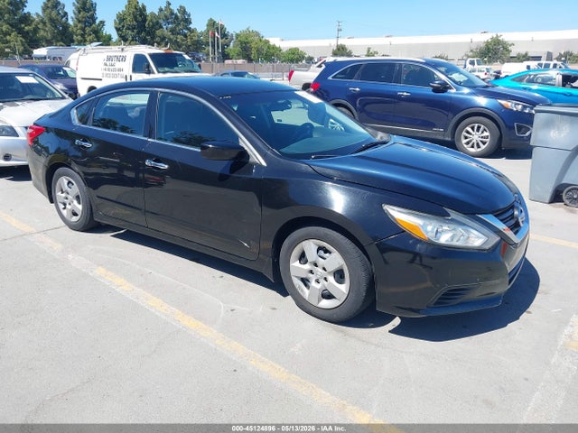Salvage Nissan Altima Image