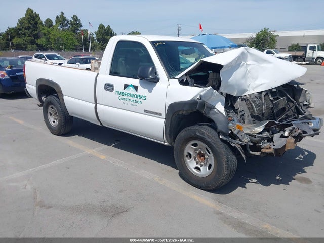Salvage GMC Sierra 2500 Image