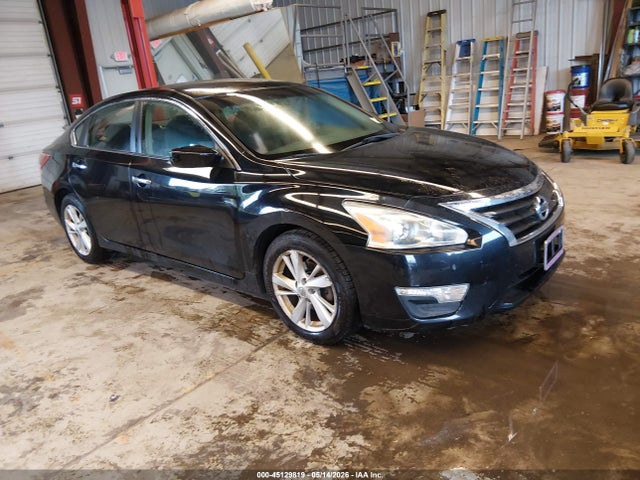 Salvage Nissan Altima Image