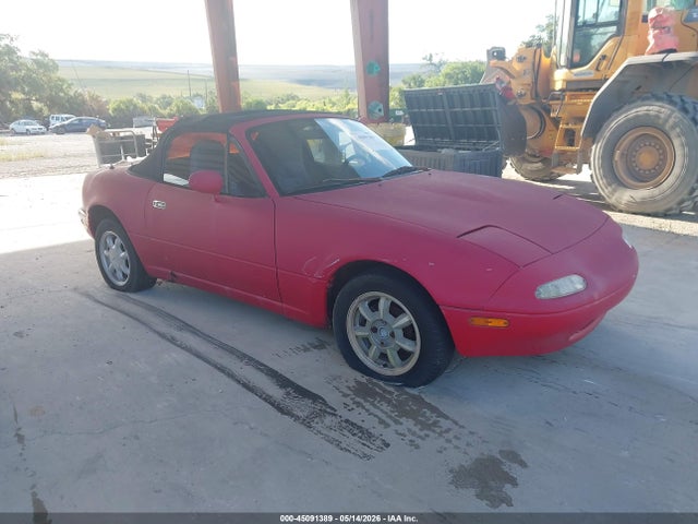 Salvage Mazda MX-5 Miata Image