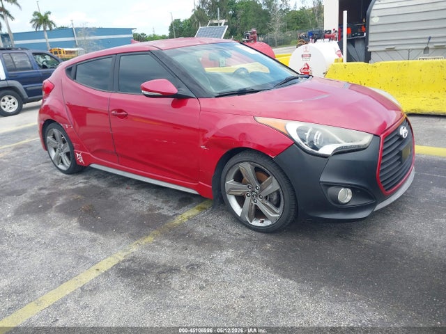 Salvage Hyundai VELOSTER Image