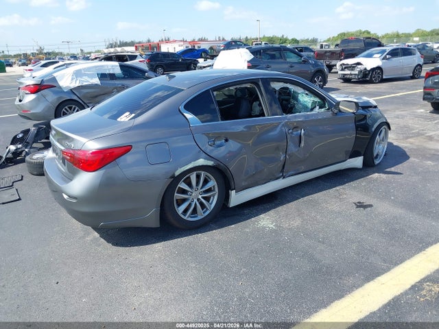 INFINITI Q50 3.0t Luxe