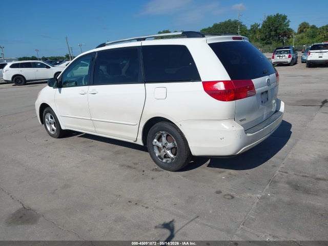 Toyota Sienna Le