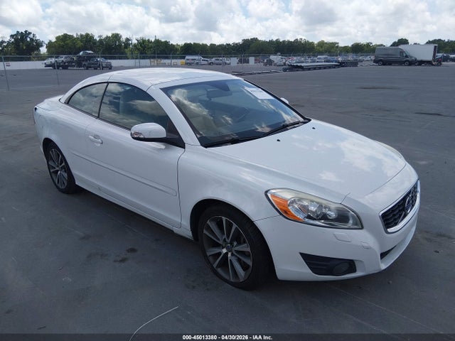 Salvage Volvo C70 Image