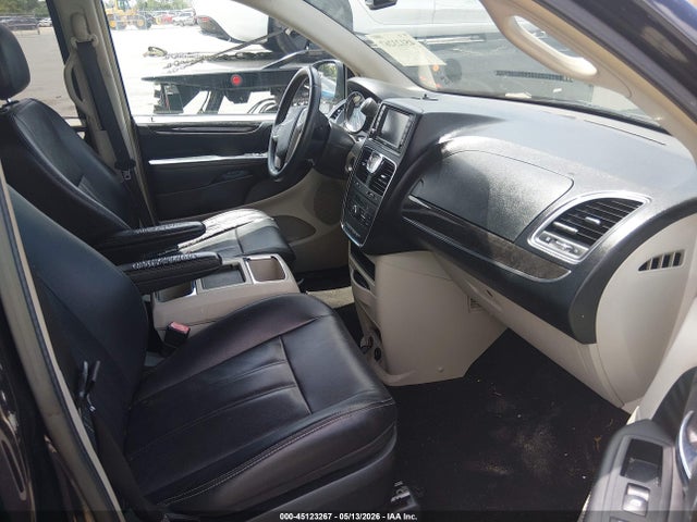 Chrysler Town & Country Touring