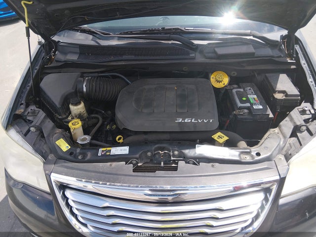 Chrysler Town & Country Touring