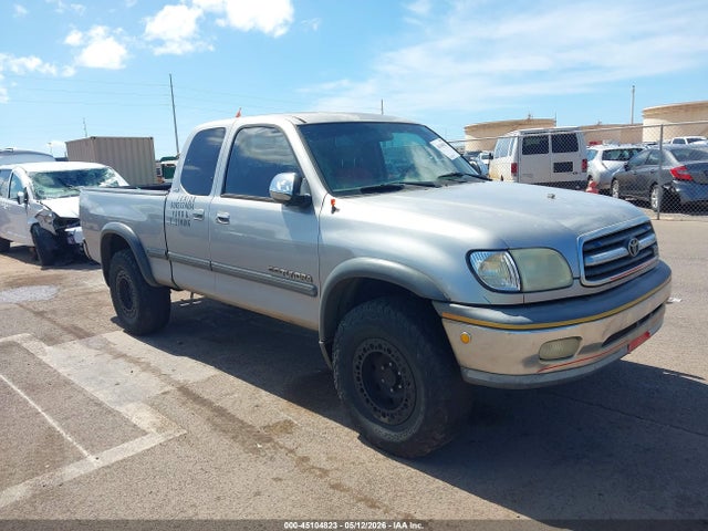 Salvage Toyota Tundra Image