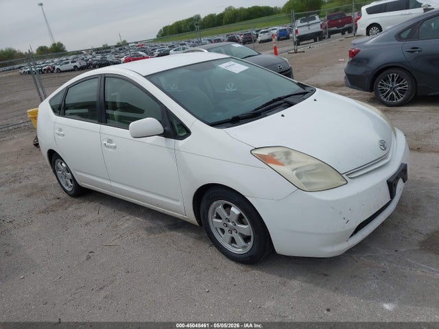 Salvage Toyota Prius Image
