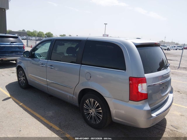 Chrysler Town & Country S