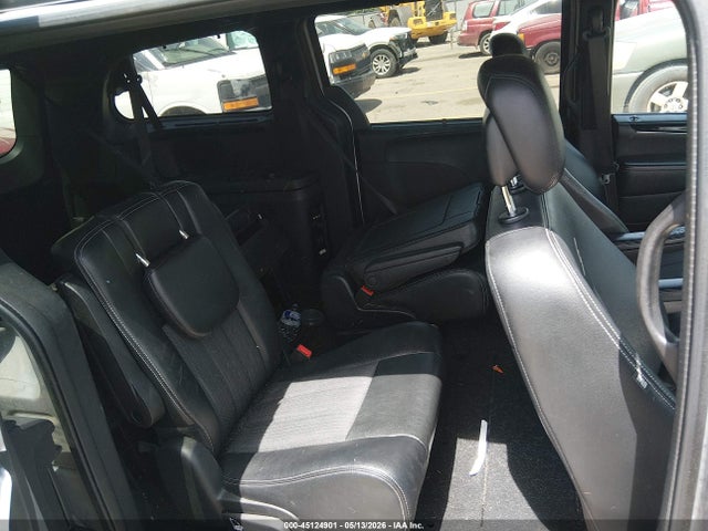 Chrysler Town & Country S