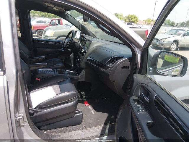 Chrysler Town & Country S