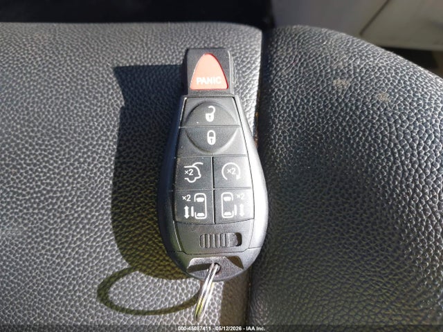 Chrysler Town & Country Touring-l