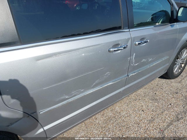Chrysler Town & Country Touring-l
