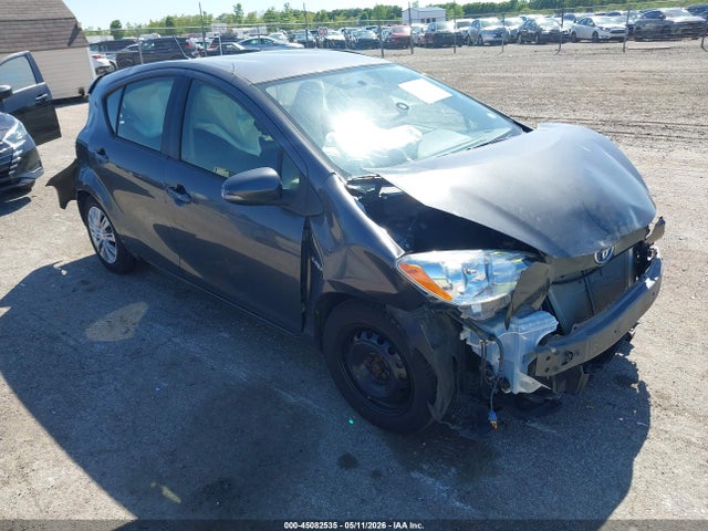 Salvage Toyota Prius c Image