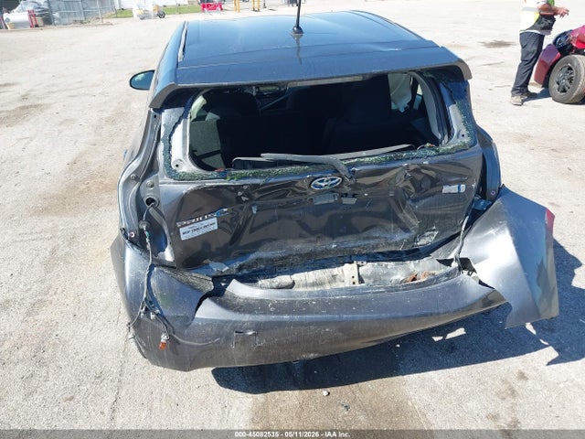 Toyota Prius c Two