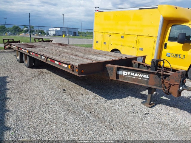 Salvage Dynaweld Flatbed Trailer Image