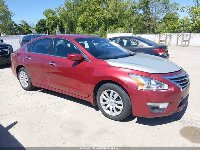 Salvage Nissan Altima Image