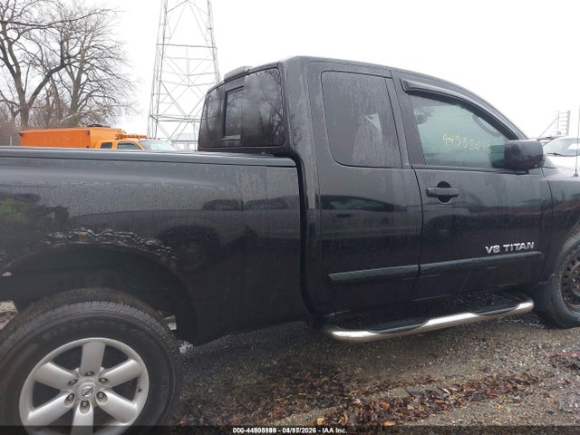 Nissan Titan Se