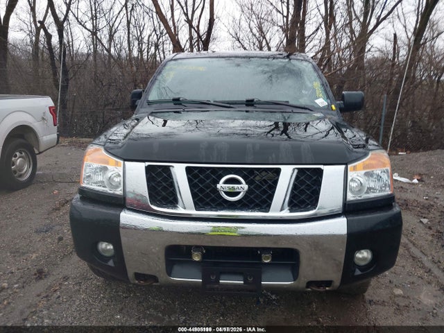 Nissan Titan Se
