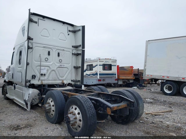 Freightliner New Cascadia 126