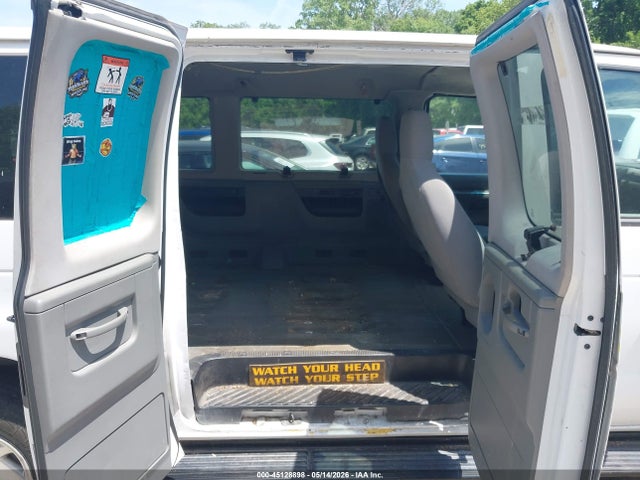 Ford E-350 Xlt