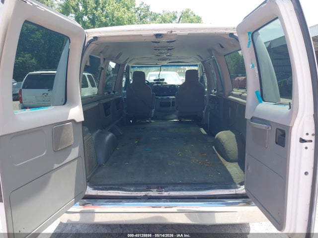 Ford E-350 Xlt