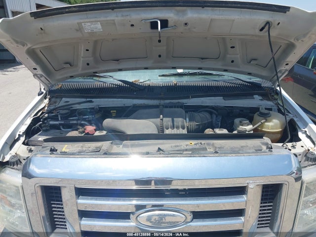 Ford E-350 Xlt