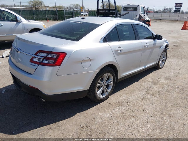Ford Taurus Se