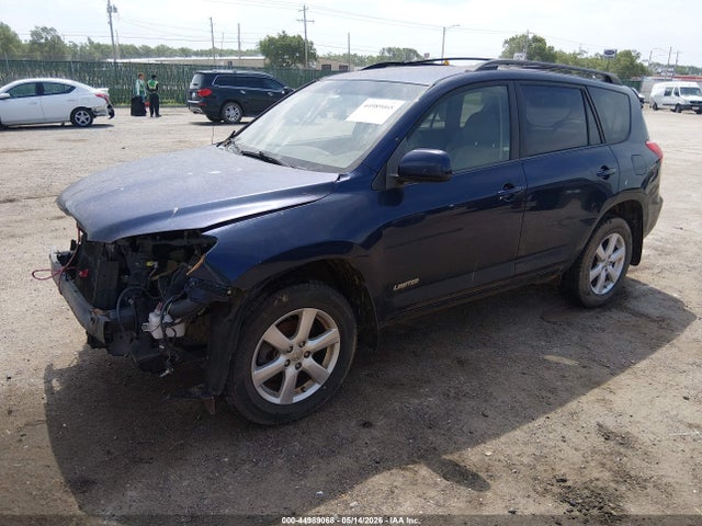 Toyota RAV4 Limited V6
