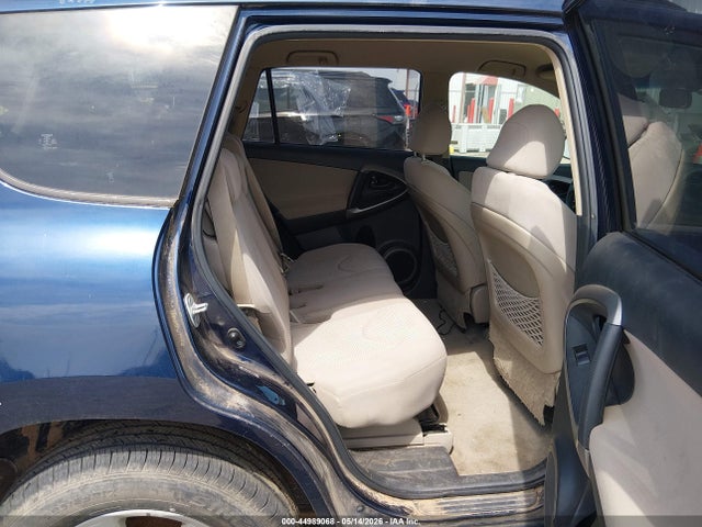 Toyota RAV4 Limited V6