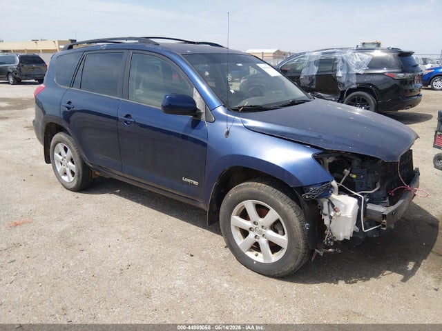 Salvage Toyota RAV4 Image