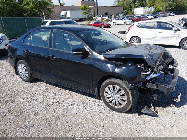Salvage Volkswagen Jetta Image