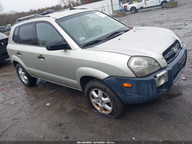 Salvage Hyundai TUCSON Image