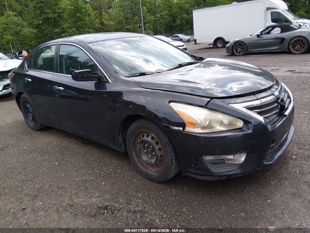 Salvage Nissan Altima Image
