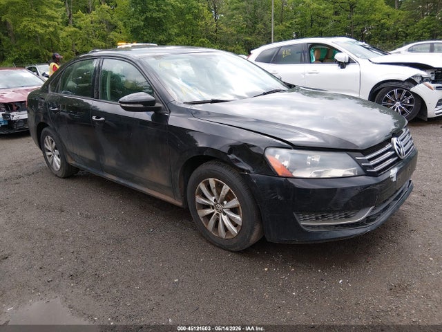 Salvage Volkswagen Passat Image