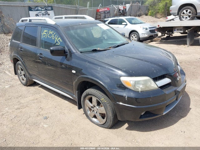 Salvage Mitsubishi Outlander Image