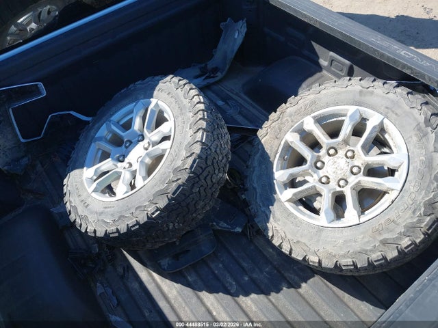 Chevrolet Silverado 1500 4wd  Standard Bed Lt