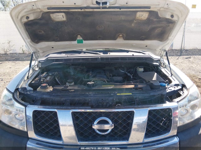 Nissan Titan Se