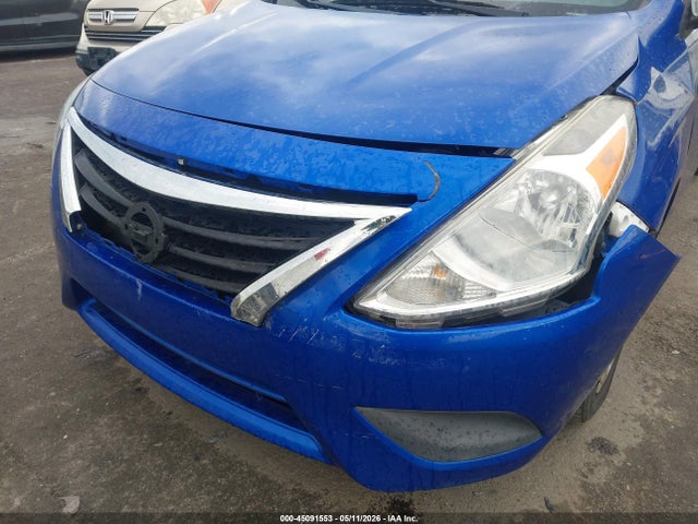 Nissan Versa