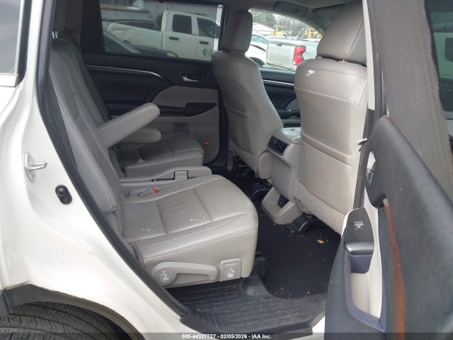 Toyota Highlander Limited V6