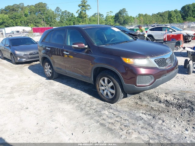 Salvage Kia Sorento Image