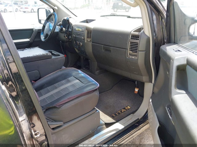 Nissan Titan Se