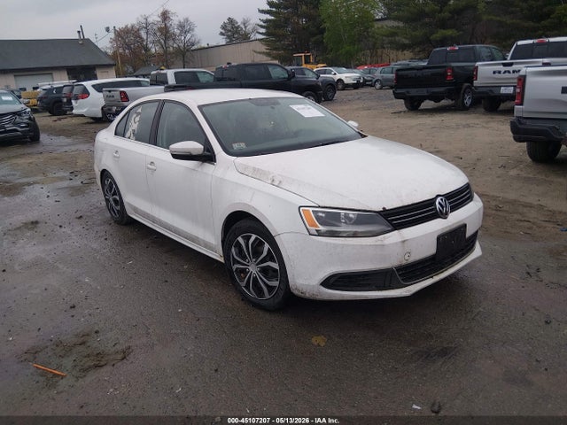 Salvage Volkswagen Jetta Image