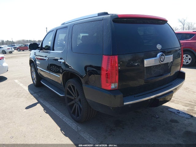 Cadillac Escalade Standard