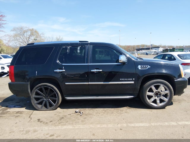 Cadillac Escalade Standard