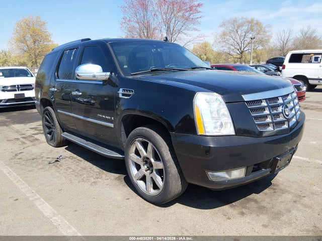 Salvage Cadillac Escalade Image