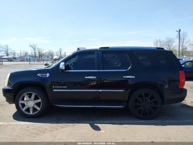 Cadillac Escalade Standard