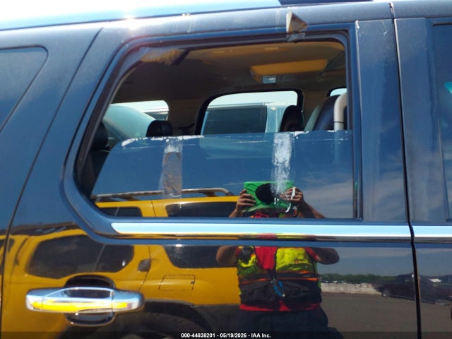 Cadillac Escalade Standard
